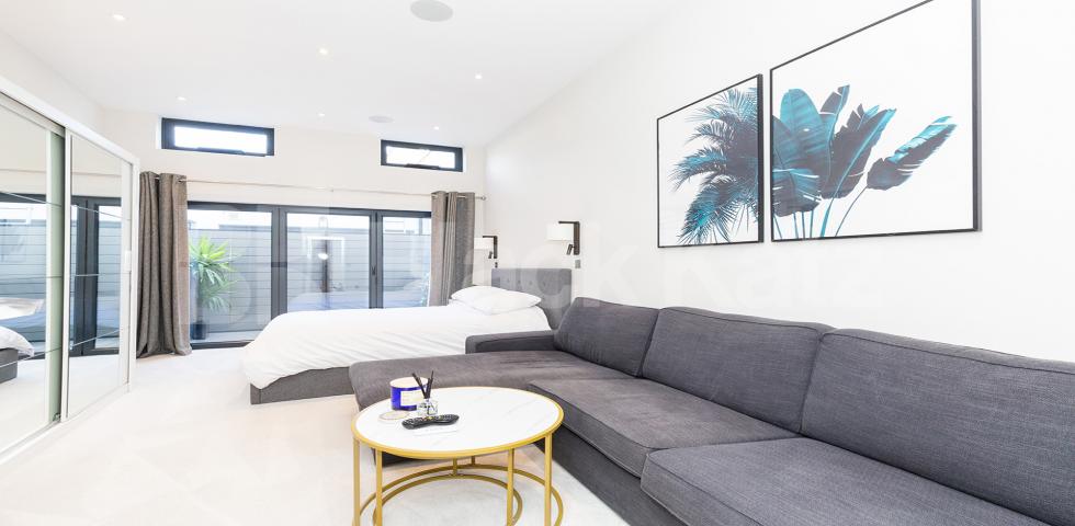 			 **Includes Water and Electricity**, Studio Apartment, 1 bath, 1 reception Apartment			 Hornsey Road, HOLLOWAY / FINSBURY PARK N7